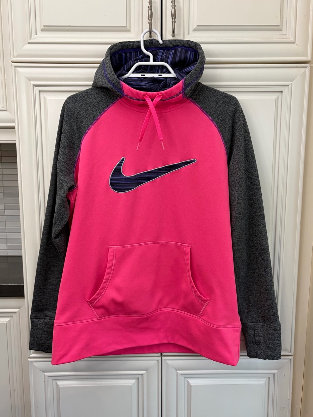 Nike Therma-Fit woman’s pullover hoodie